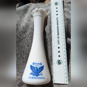 Vintage Milk Glass Bicentennia USA 1776 1976 Eagle Decorative Bud Vase